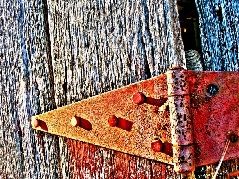 I took the series of three pictures needed to make this HDR merge with my Nikon Coolpix 5600